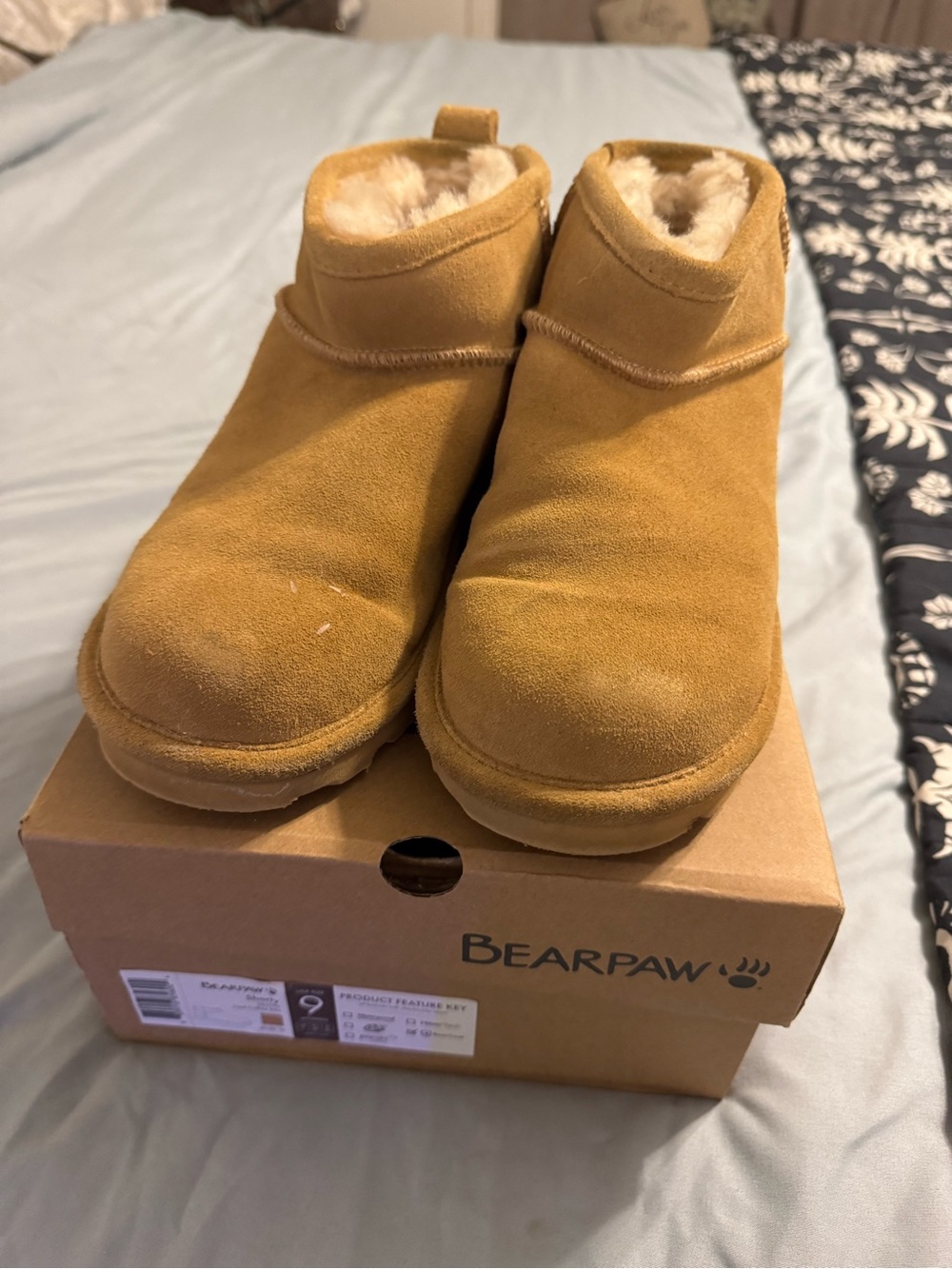 BearPaw Iced Coffee Suede Shorty Shearling Ankle Boots - Warm Tan Sz 9